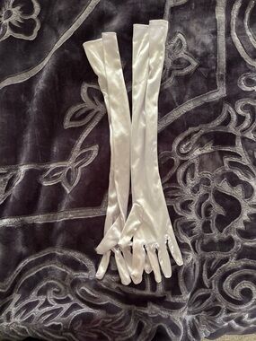 Long Satin Opera Gloves in Pearl White
